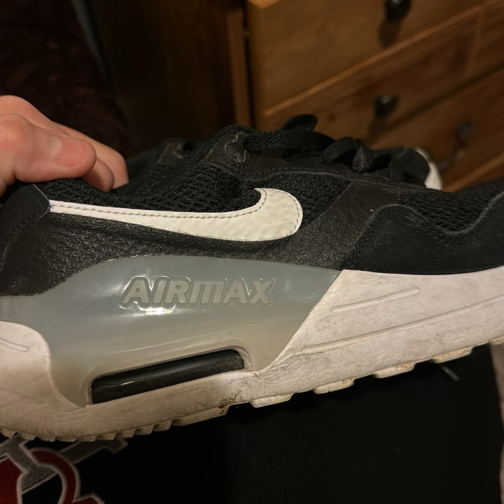 Nike - Picture 3 of 3